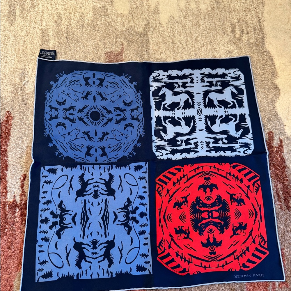 New without tags Hermes rare silk robot pocket square